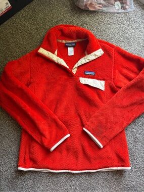 Patagonia Women’s orange Synchilla Snap-T Fleece Pullover